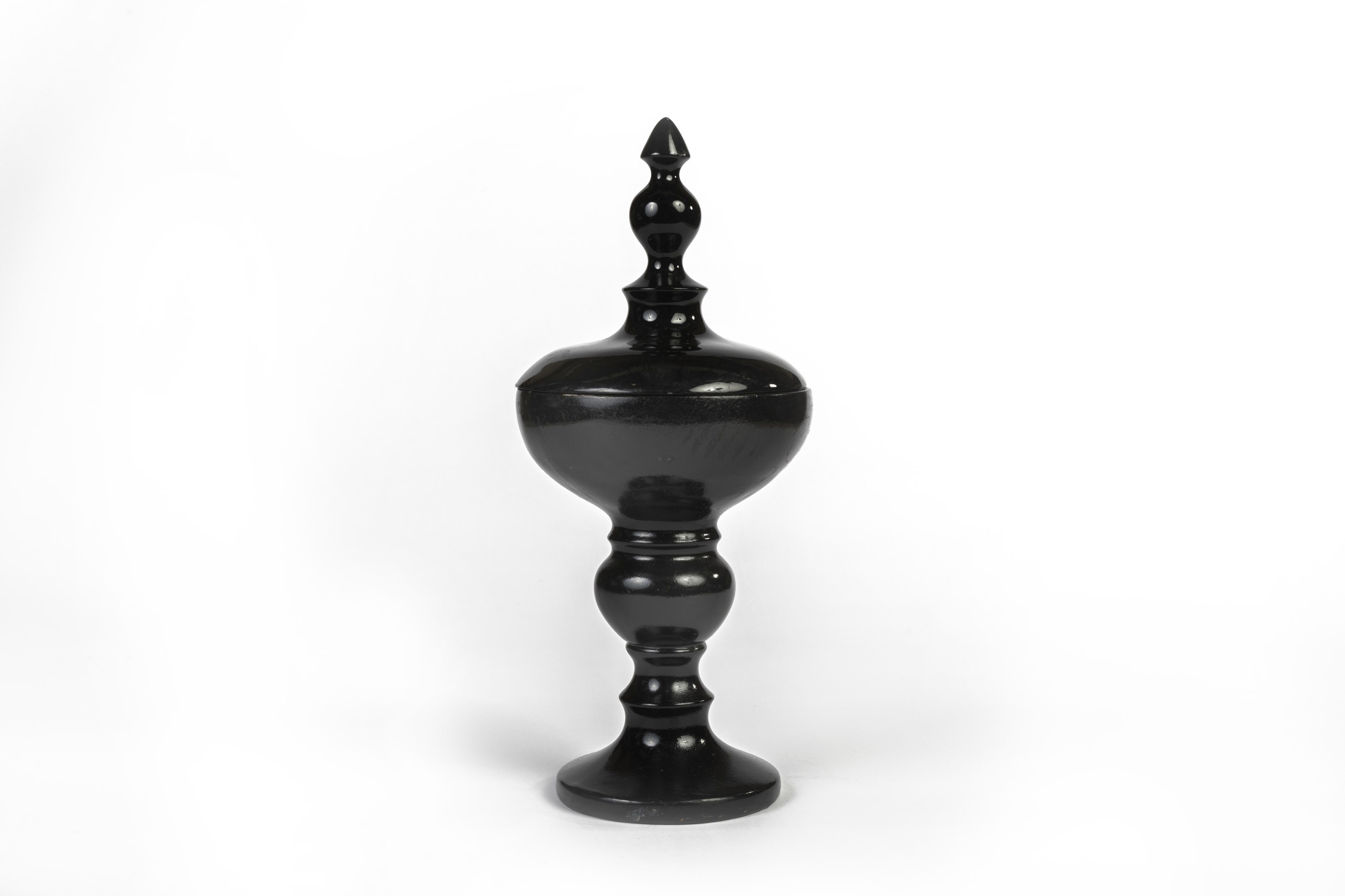 Large Black Resin Pot w/ lid